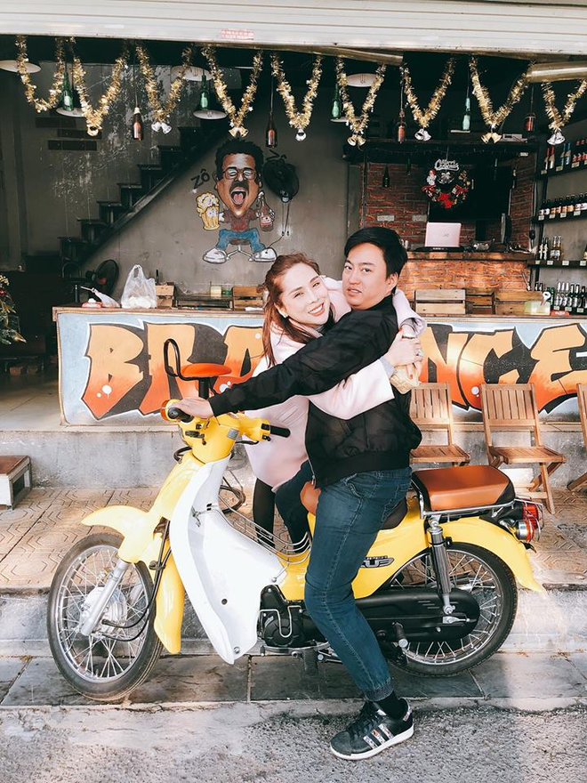 Chồng tặng vợ cả trăm triệu đồng nhân dịp sinh nhật: Tiền không mua được thanh xuân của em sau bao năm vất vả...